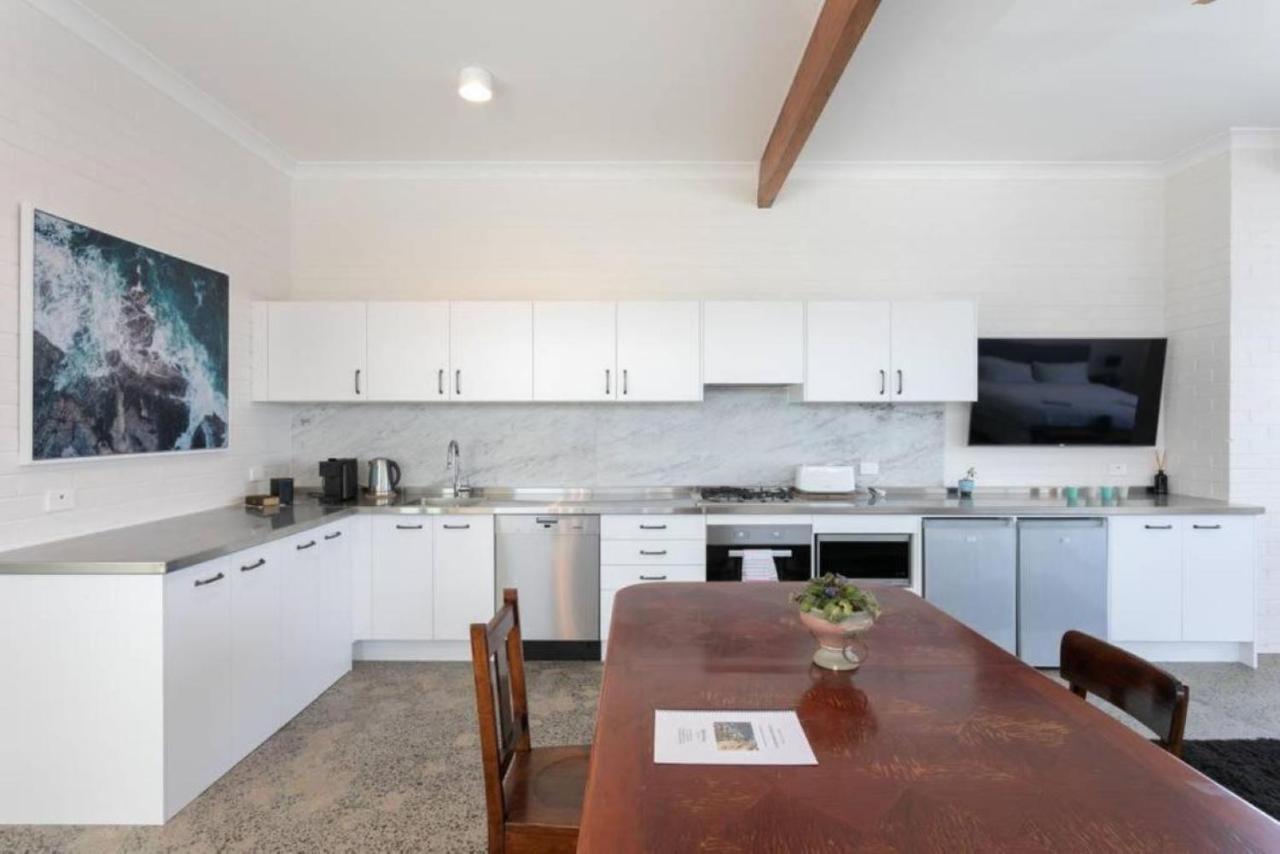 סידני Upscale Cliffside Studio With Ocean Views North Bondi מראה חיצוני תמונה