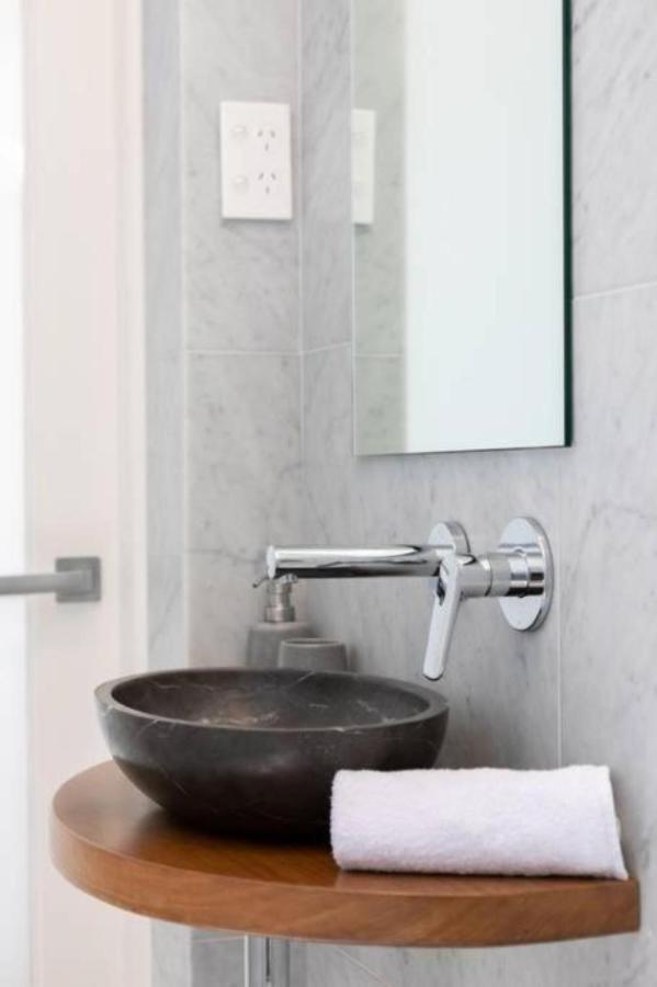 סידני Upscale Cliffside Studio With Ocean Views North Bondi מראה חיצוני תמונה
