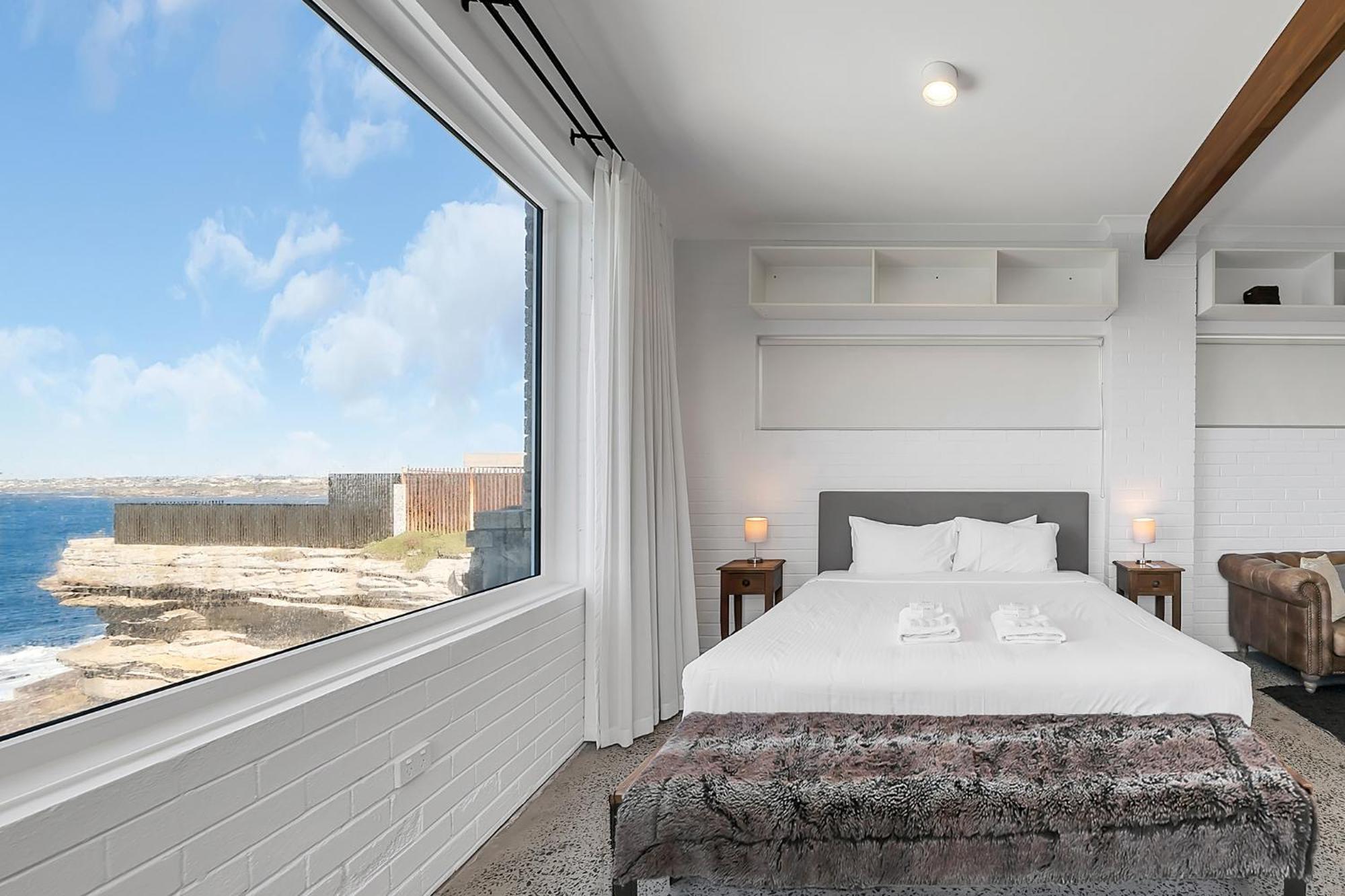 סידני Upscale Cliffside Studio With Ocean Views North Bondi מראה חיצוני תמונה